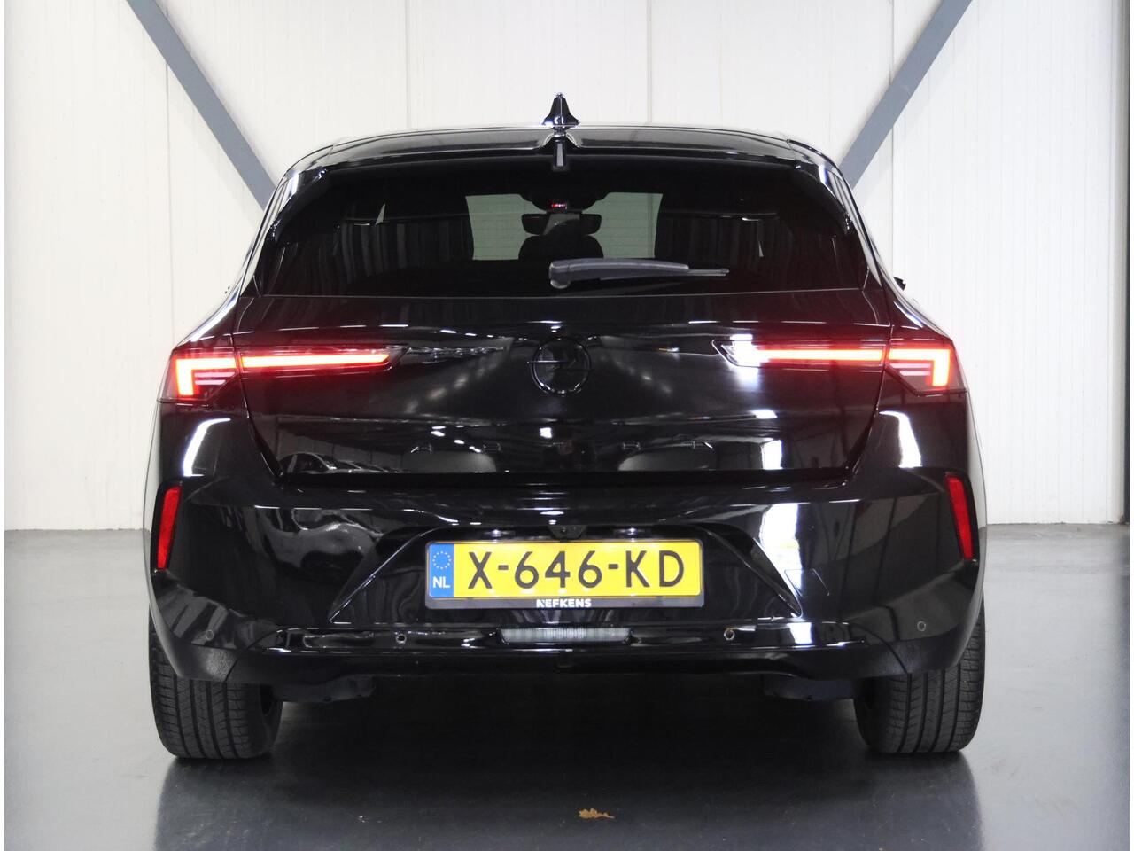 Opel ASTRA 1.2 130PK Turbo GS | AUTOMAAT | AppleCarPlay/AndroidAuto | 360° Camera | Keyless entry & Start | Stoel/Stuur verwarmd | AGR Bestuurdersstoel | Adaptive Cruise Control | Black Edition! |