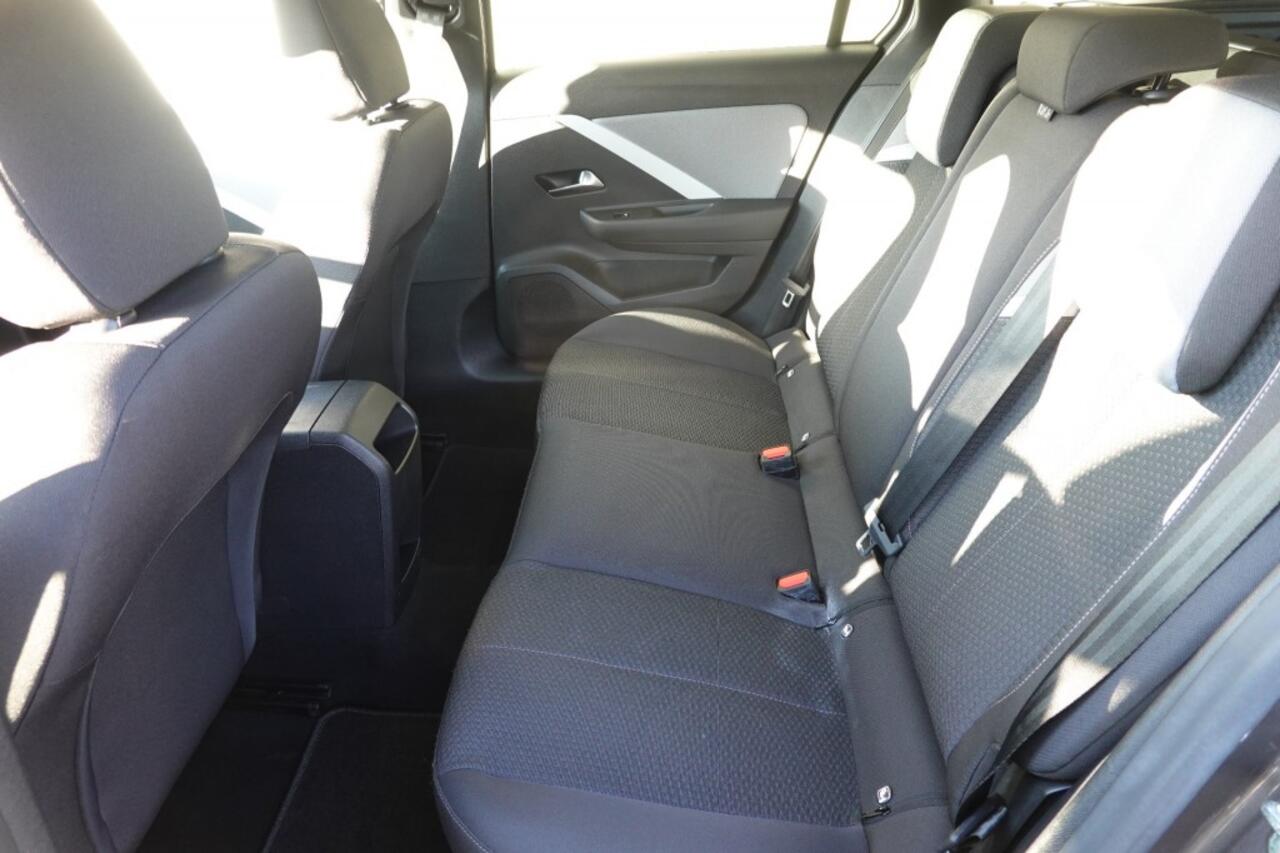 Opel ASTRA 1.2 LEVEL 3 ZEER Compleet 17 INCH All Wheater