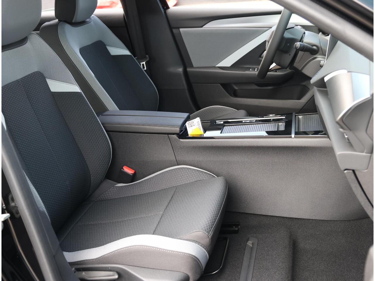 Opel ASTRA Electric 54 kWh Edition | Adpt. cruise control | Draadloos Apple Carplay/Anroid Auto | Parkeersensoren V/A | Climate control | Digitale cockpit