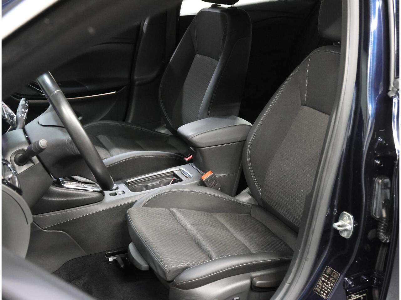 Opel ASTRA ST 150PK Innovation | 1ste eigenaar | AppleCarplay/Android Auto | AGR Stoelen | Elektrische klep | matrix LED lampen | Adaptive Cruise Control | Armsteun | Parkeersensoren | Navigatie | Climate Control | Keyless | AUTOMAAT | Isofix | Privacy Glass |