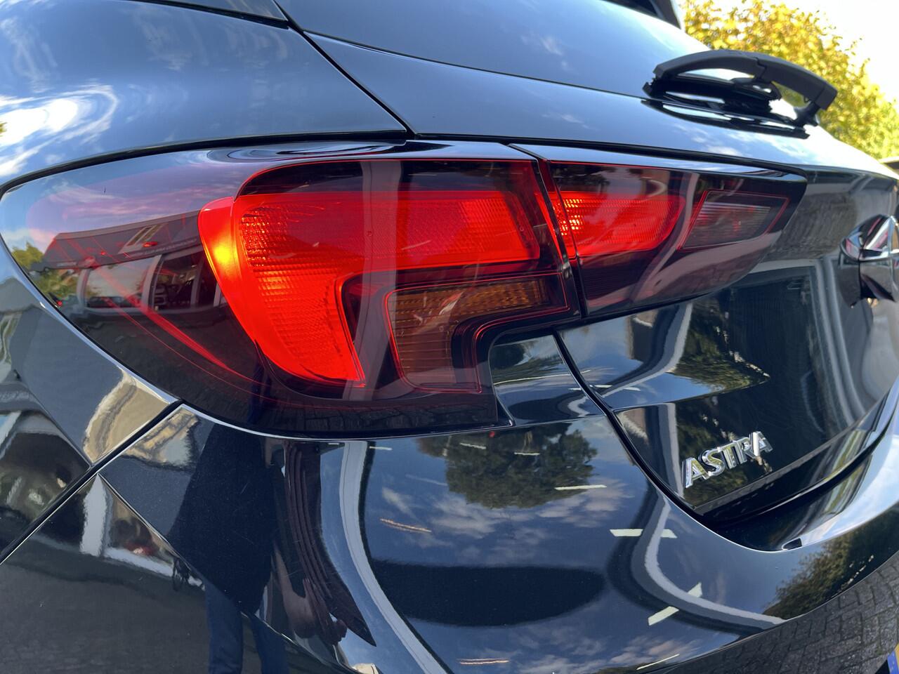 Opel ASTRA 1.4 Turbo 120 Jaar Edition Automaat, Carplay, Trekhaak,Cruise Controle.