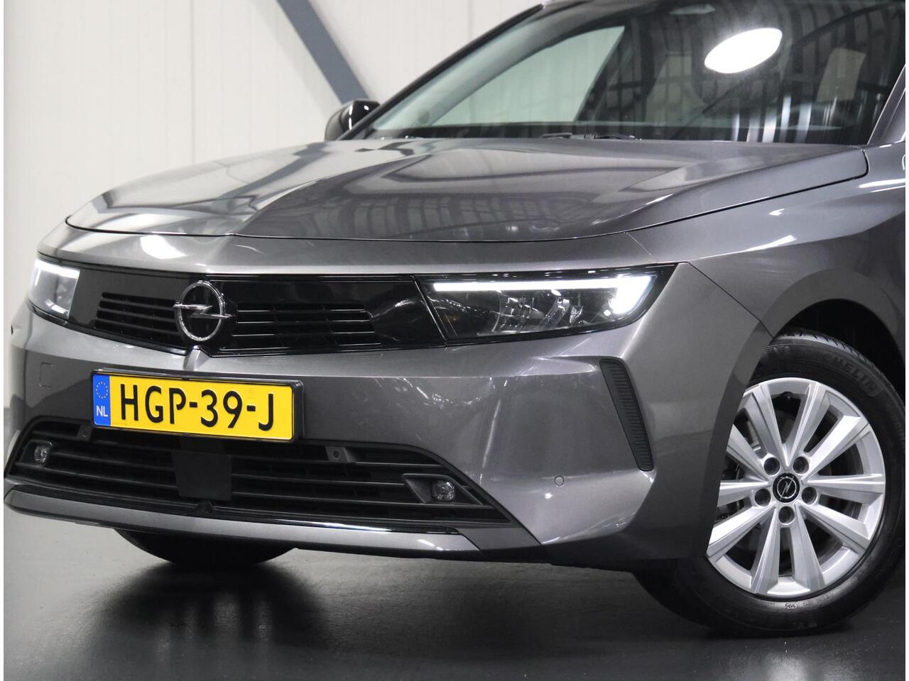 Opel ASTRA Sports Tourer 1.2 110PK Business Edition | 1ste eigenaar | AppleCarPlay/AndroidAuto | Navigatie | Adaptive Cruise Control | Keyless | AGR Stoel | Stoel/Stuur/Verwarming | FULL LED | Camera | Isofix | Privacy Glass |