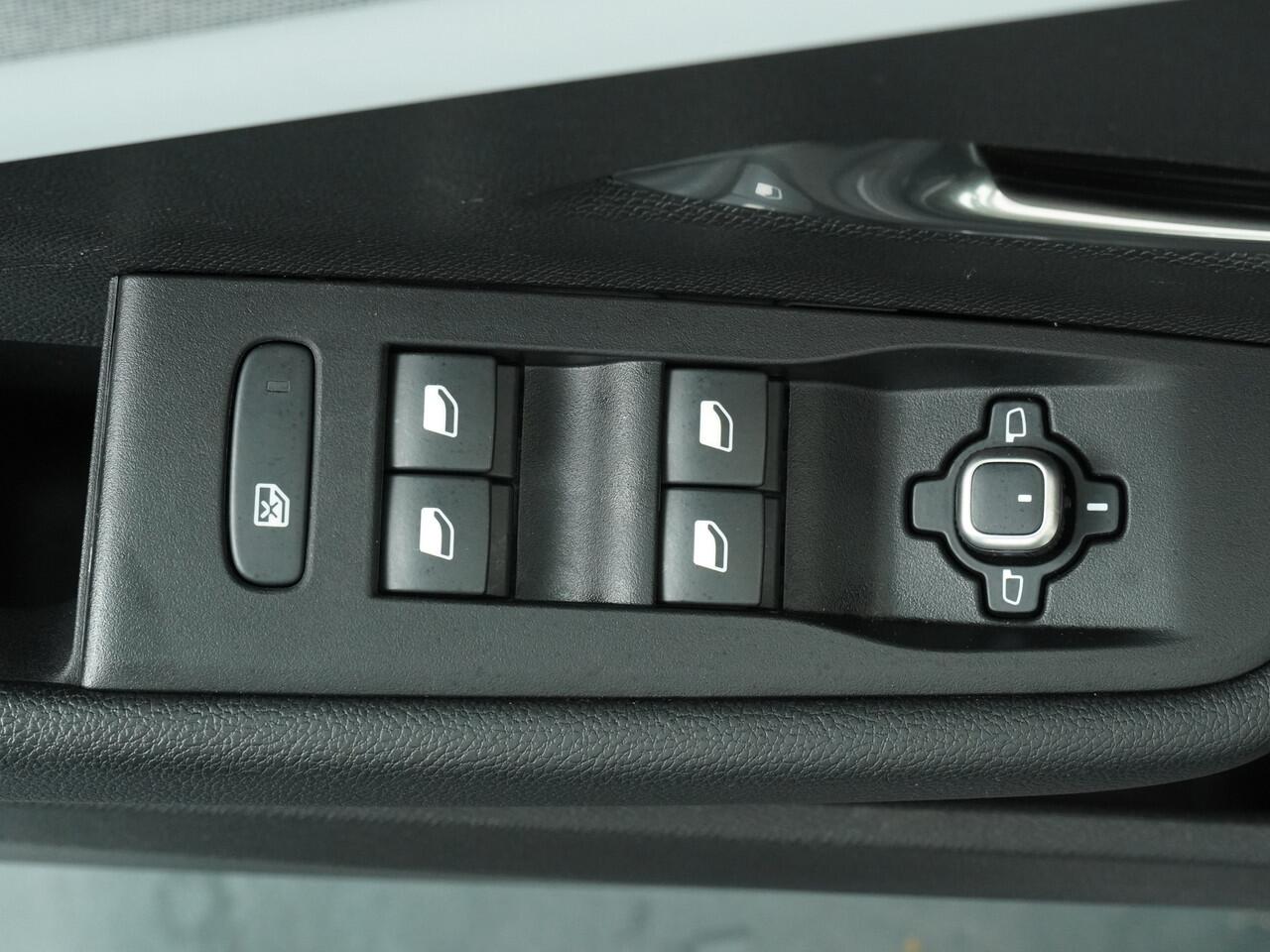 Opel ASTRA Sports Tourer 1.2 T Edition Camera / Navi / Clima / Stoelverwarming