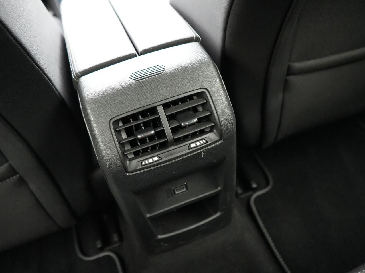 Opel ASTRA Sports Tourer 1.2 Turbo GS | Carplay/Andriod auto | Trekhaak | Navigatie | Camera |