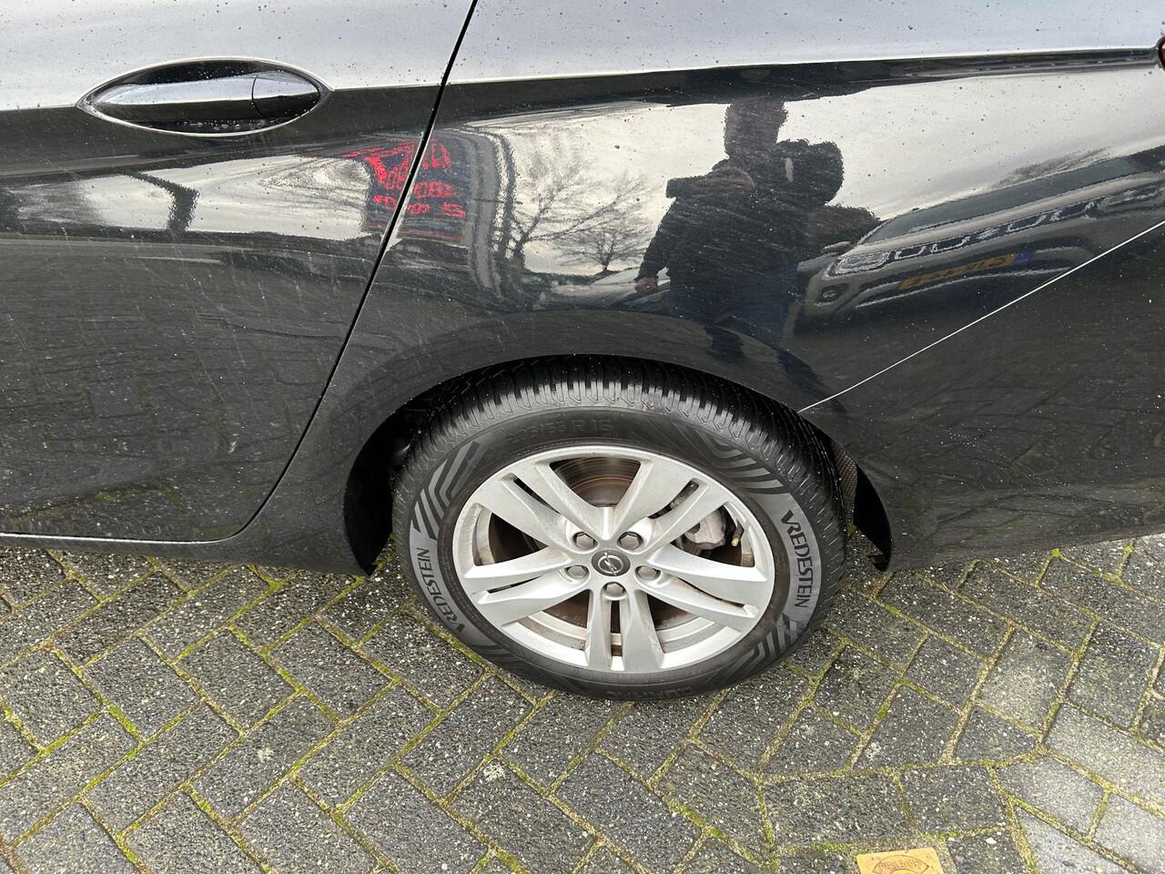 Opel ASTRA Sports Tourer 1.2 Edition