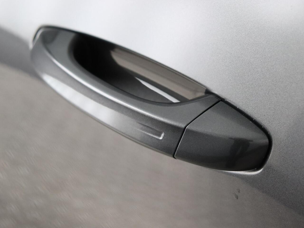 Opel ASTRA 1.6 Turbo Hybrid Level 4 Ultimate (Pano / Head-Up / AGR / ACC / Navi)