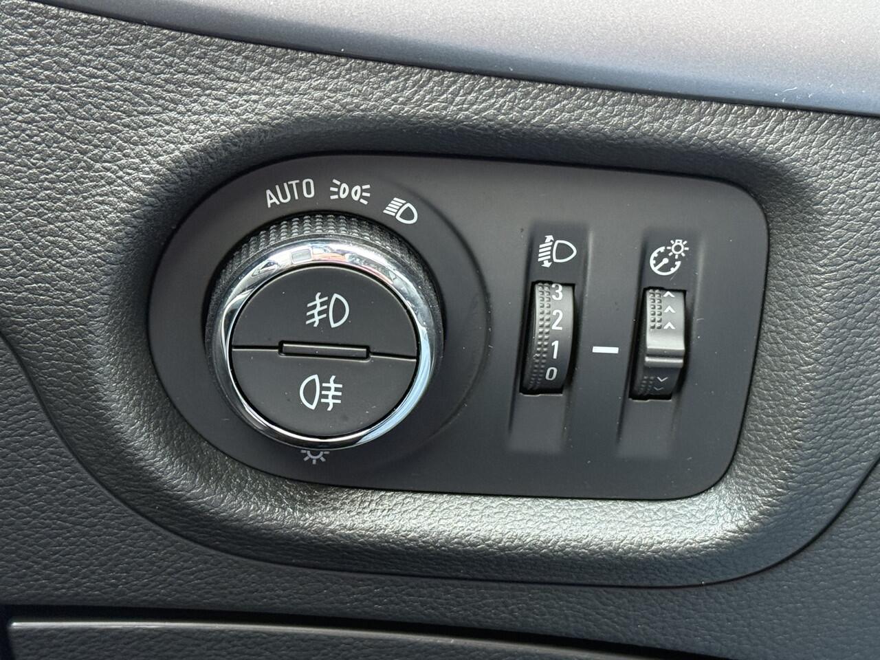 Opel ASTRA Sports Tourer BWJ 2022 1.2 111 PK Business Edition TREKHAAK | CRUISE | CARPLAY + ANDROID | NAVI | AIRCO | LMV | PDC