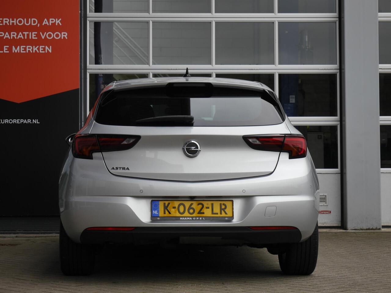 Opel ASTRA 1.2 Elegance | Stoel en stuurverwarming | Navigatie | Parkeersensoren voor en achter | Trekhaak | Led | Achteruitrijcamera | Lichtmetalen velgen | Keyless entry en start