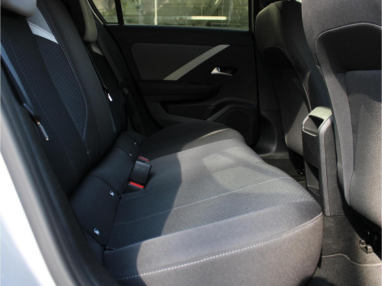 Opel ASTRA 1.2T 110 EDITION Camera / Navi / Apple Carplay