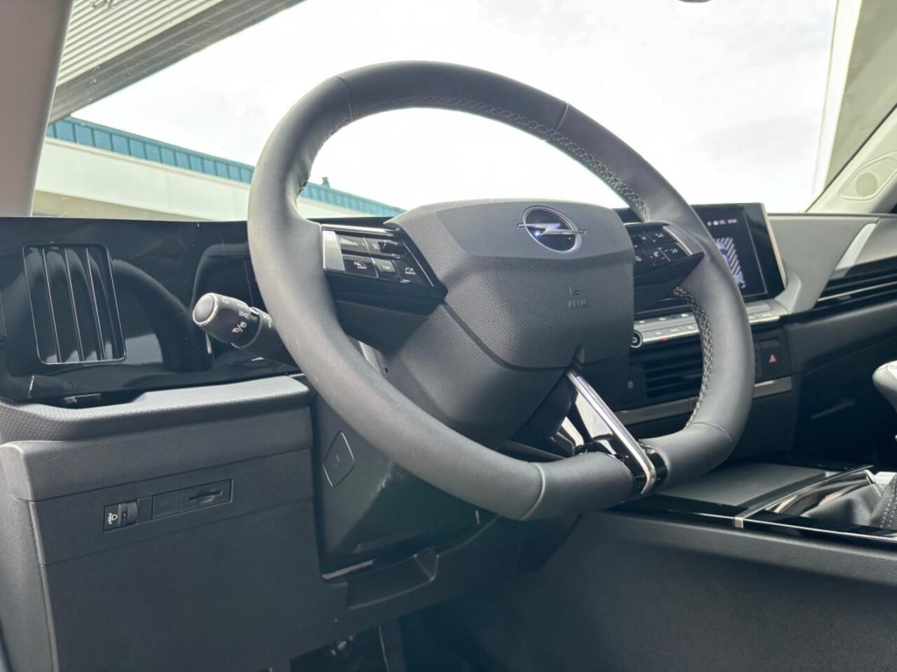 Opel ASTRA 1.2 TURBO EDITION AIRCO NAVI LMV PDC-CAMERA360GR