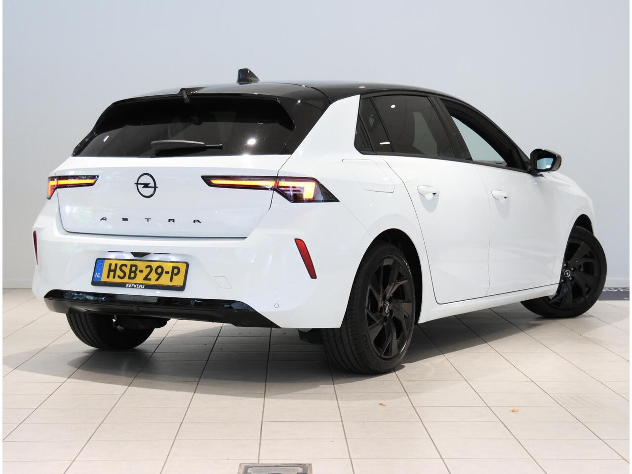 Opel ASTRA 1.2 GS 130PK Automaat | AppleCarPlay/AndroidAuto | Alcantara | 360°Camera | Keyless Entry&Start | Navigatie | Stoel/Stuur verwarmd | AGR Stoelen | Adaptive Cruise Control | Two-tone | Isofix | Privacy Glass |