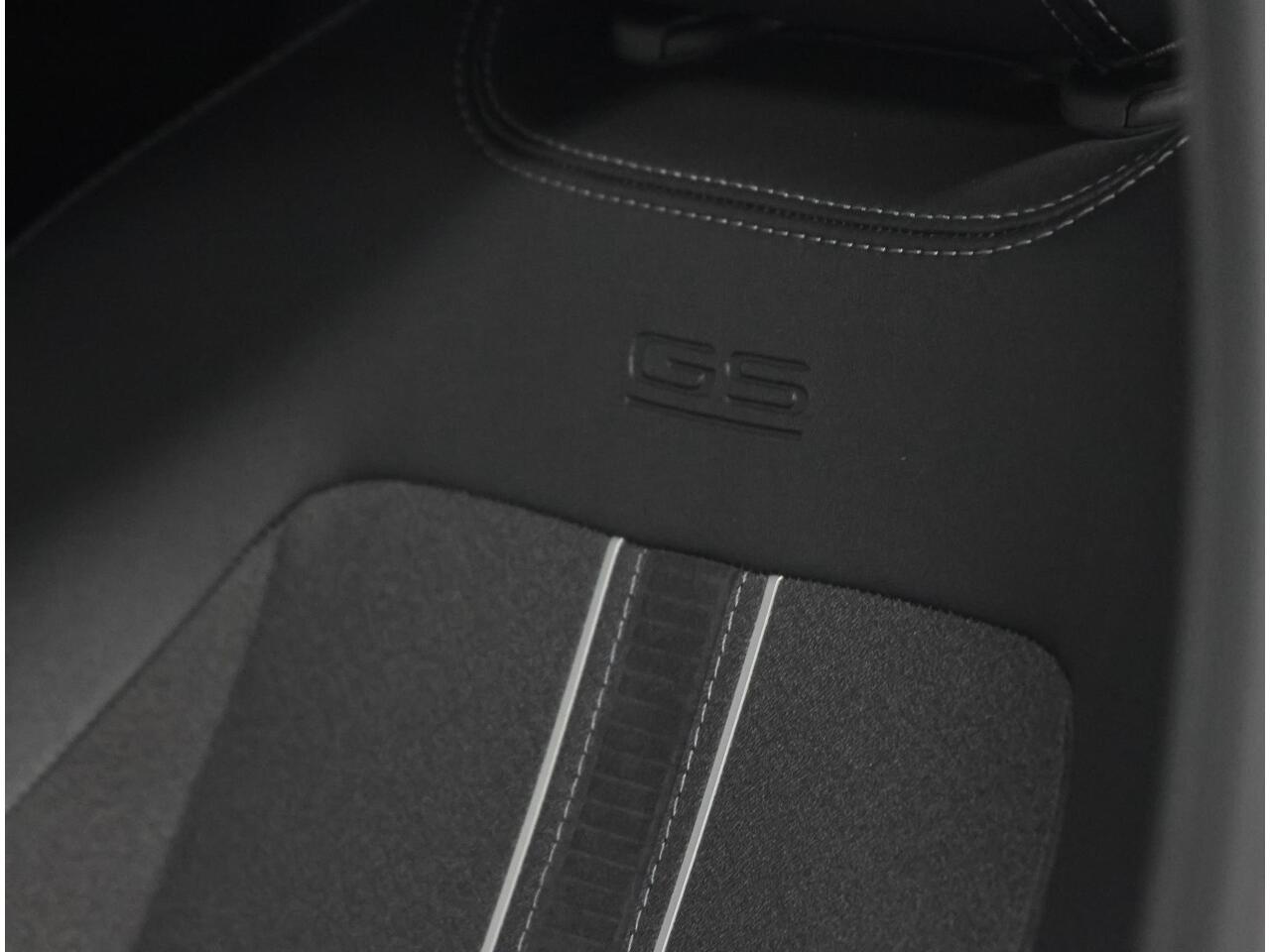 Opel ASTRA 1.2 130PK Turbo GS | AUTOMAAT | AppleCarPlay/AndroidAuto | 360° Camera | Keyless entry & Start | Stoel/Stuur verwarmd | AGR Bestuurdersstoel | Adaptive Cruise Control | Black Edition! |