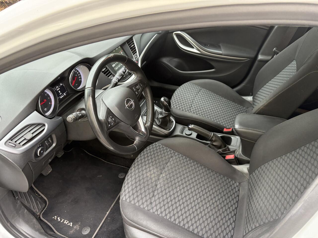 Opel ASTRA Sports Tourer 1.2 Edition / NAVI / AIRCO / CRUISE / 156dkm! NAP! / INCL BTW