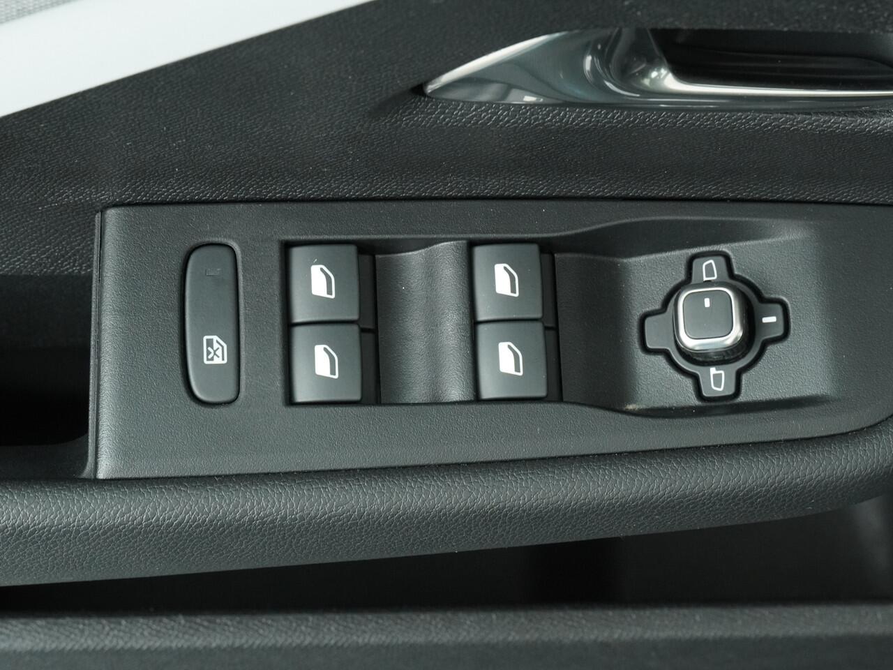 Opel ASTRA Sports Tourer 1.2 T Edition Camera / Navi / Clima / Stoelverwarming