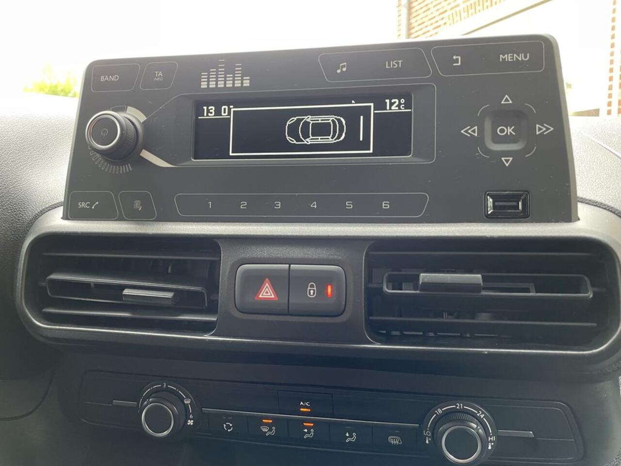 Opel COMBO 1.5 D E6 102pk L2 Edition BPM Vrij! Lease ¤178 p/m, Bedrijfsinrichting, 2x Schuifdeur, Airco, PDC, Cruise controle, onderhoudshistorie aanwezig