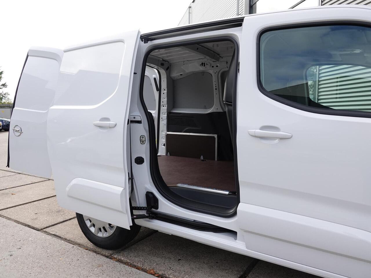 Opel COMBO Electric L1 50kWh | navi incl. Apple Carplay | laadruimtebetimmering | Exterieur pakket | Safety pakket | Climate Control | rijklaarprijs