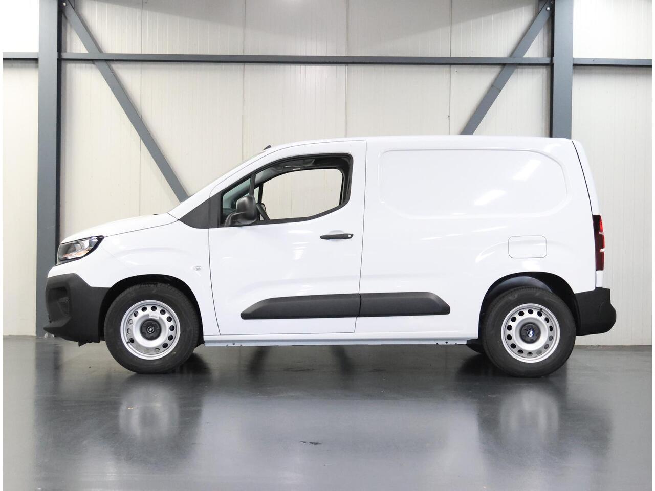 Opel COMBO Electric L1 50 kWh | Antislip (9mm) | Houten Zijwanden | DAB + | Comfortstoel |