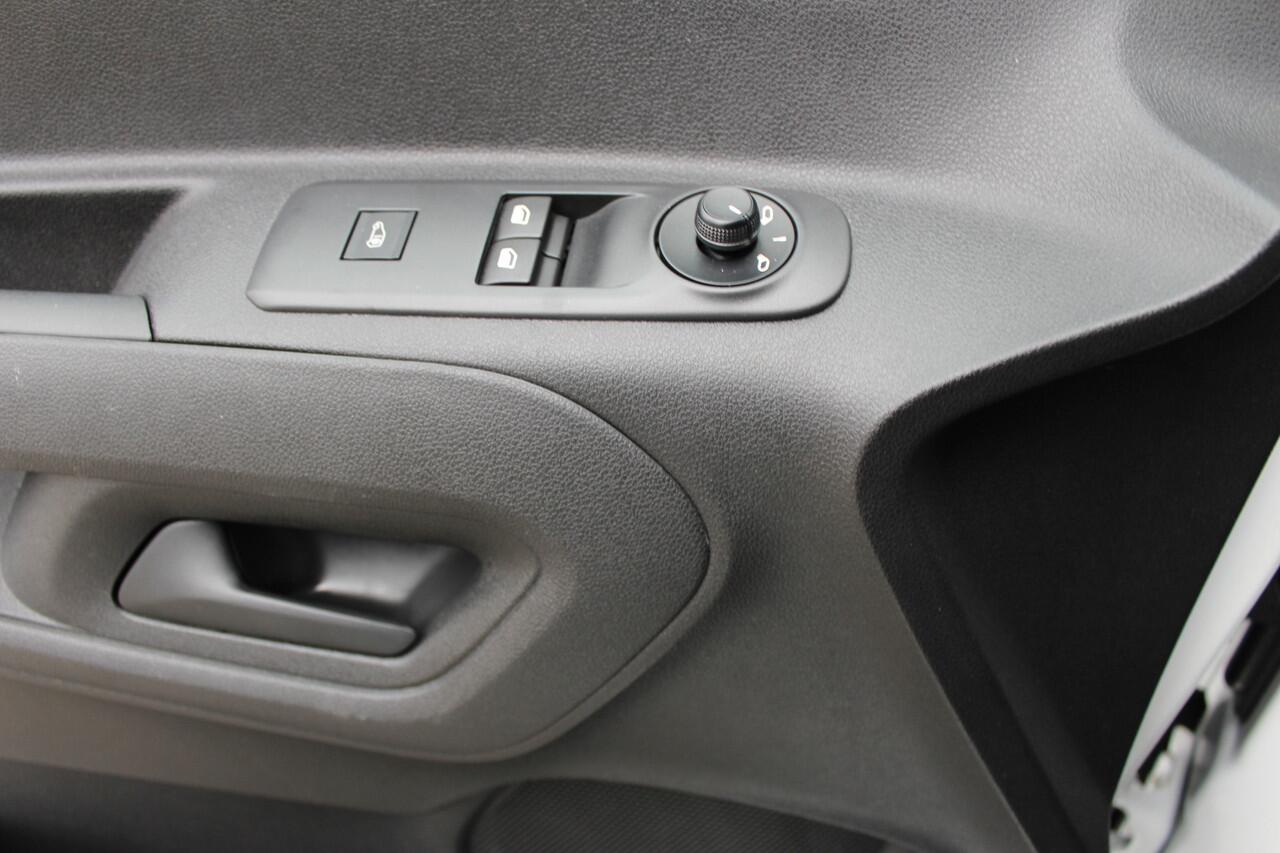 Opel COMBO 1.6D L1H1 Edition Airco-Cruise-Navi-Carplay-Parkeersensoren 12 Maanden Bovag Garantie.