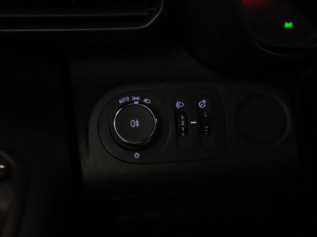 Opel COMBO 1.5D L1H1 Camera/Pdc/Navi/Carplay/Betimmering Opel Combo 1.5D L1H1 Camera/Airco/Pts achter/Navi/Apple