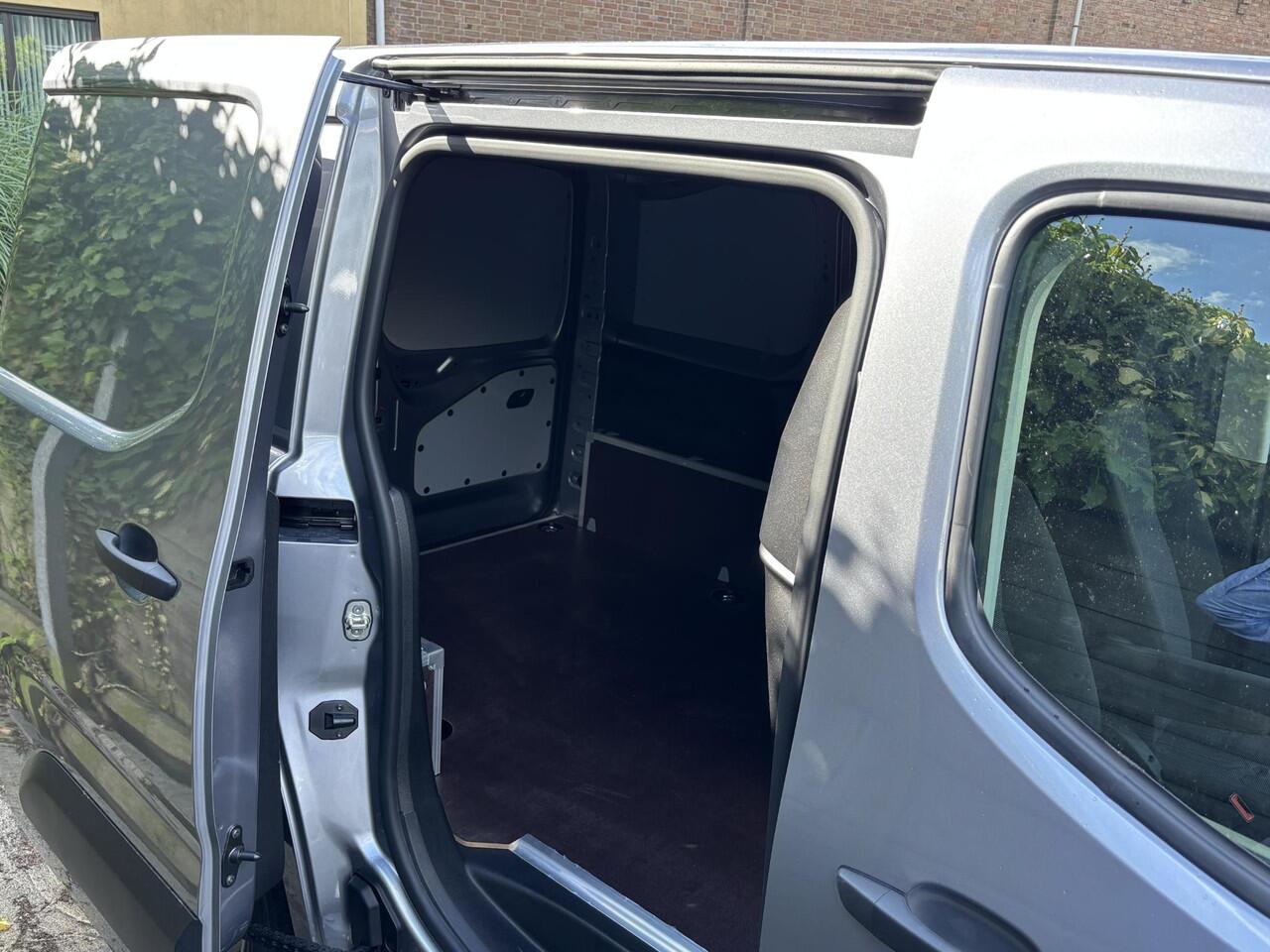 Opel COMBO Electric 50kWh | 0% rente | 8 jaar garantie | Multimedia Pakket | Stoelen Pakket | Laadruimte Pakket