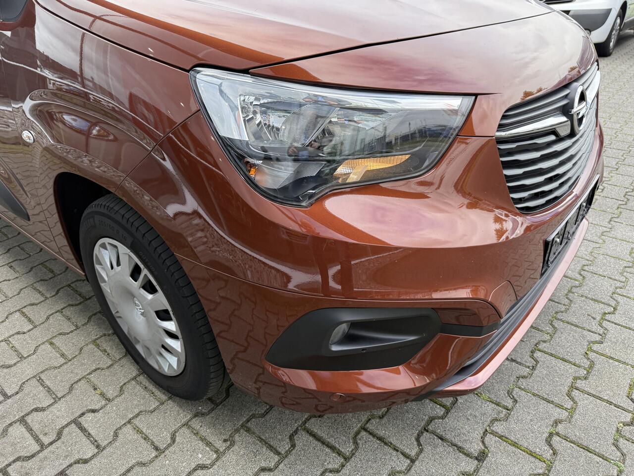 Opel COMBO Life XL 1.2 Turbo L2H1 Edition (Zeer mooie en rijk uitgeruste 5+1 Rolstoelauto met automaat!)