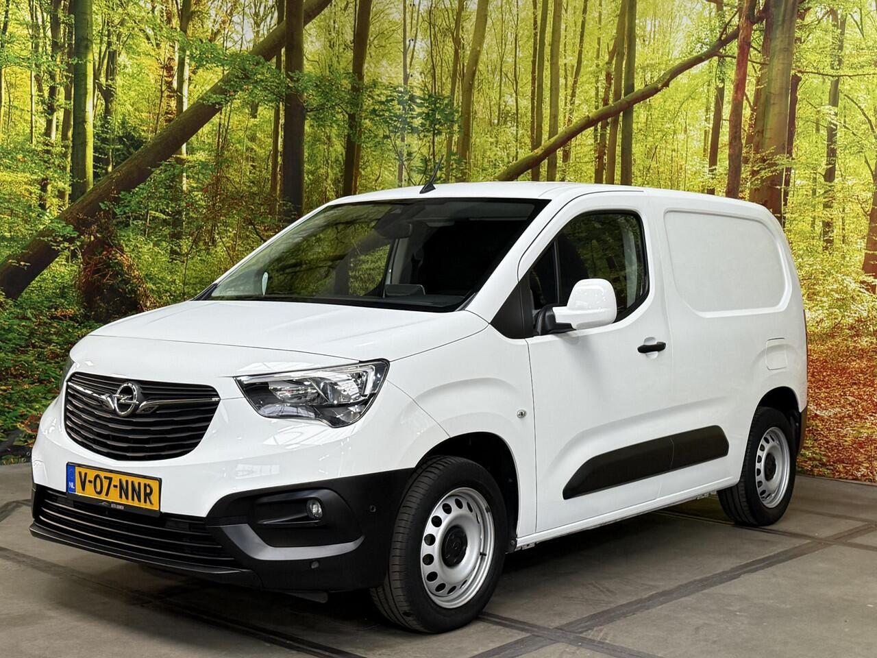 Opel COMBO 1.2 Turbo L1H1 Innovation Benzine 3 Zitplaatsen Navi Camera Carplay Dodehoek LED Cruise Control PDC V+A