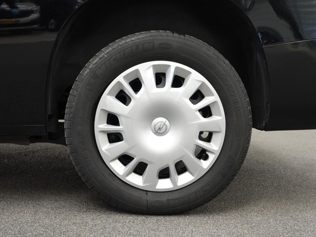 Opel COMBO 130pk Automaat L2H1 Edition Navi App-connect DAB Trekhaak Imperiaal