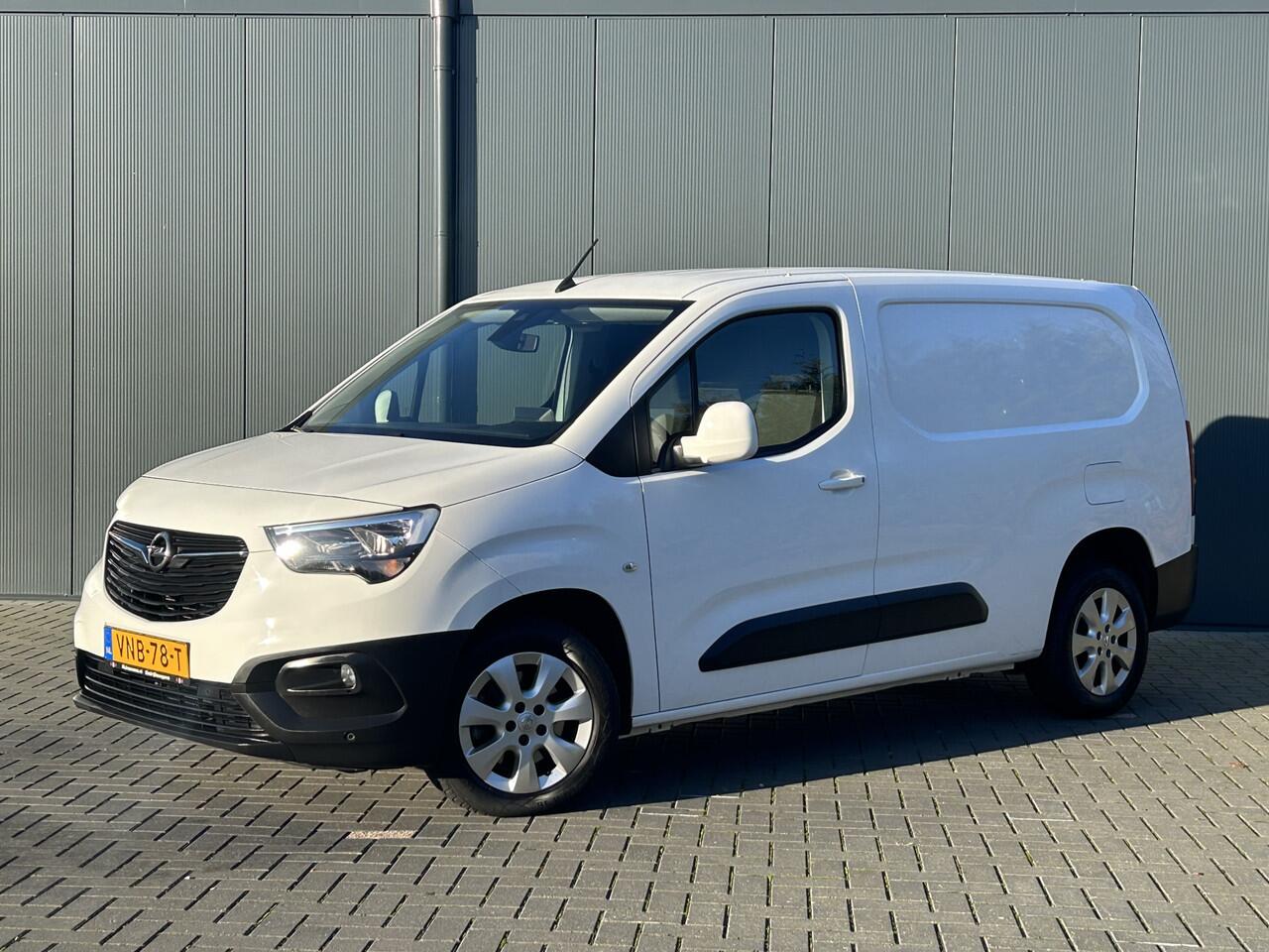 Opel COMBO 1.5D 131 PK / L2H1 / 1e EIG. / AUTOMAAT / INRICHTING / 94.766 KM !! / AIRCO / CRUISE / NAVI / APPLE CARPLAY / PDC