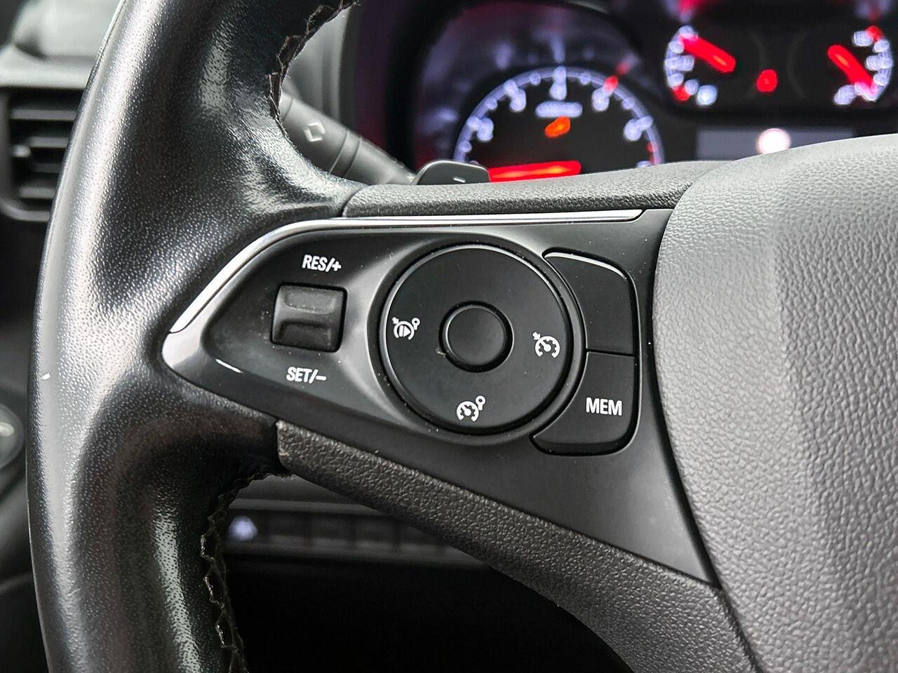 Opel COMBO 1.5D L2H1 Edition Airco Navi PDC Achter App-connect DAB+ Trekhaak 2-zits