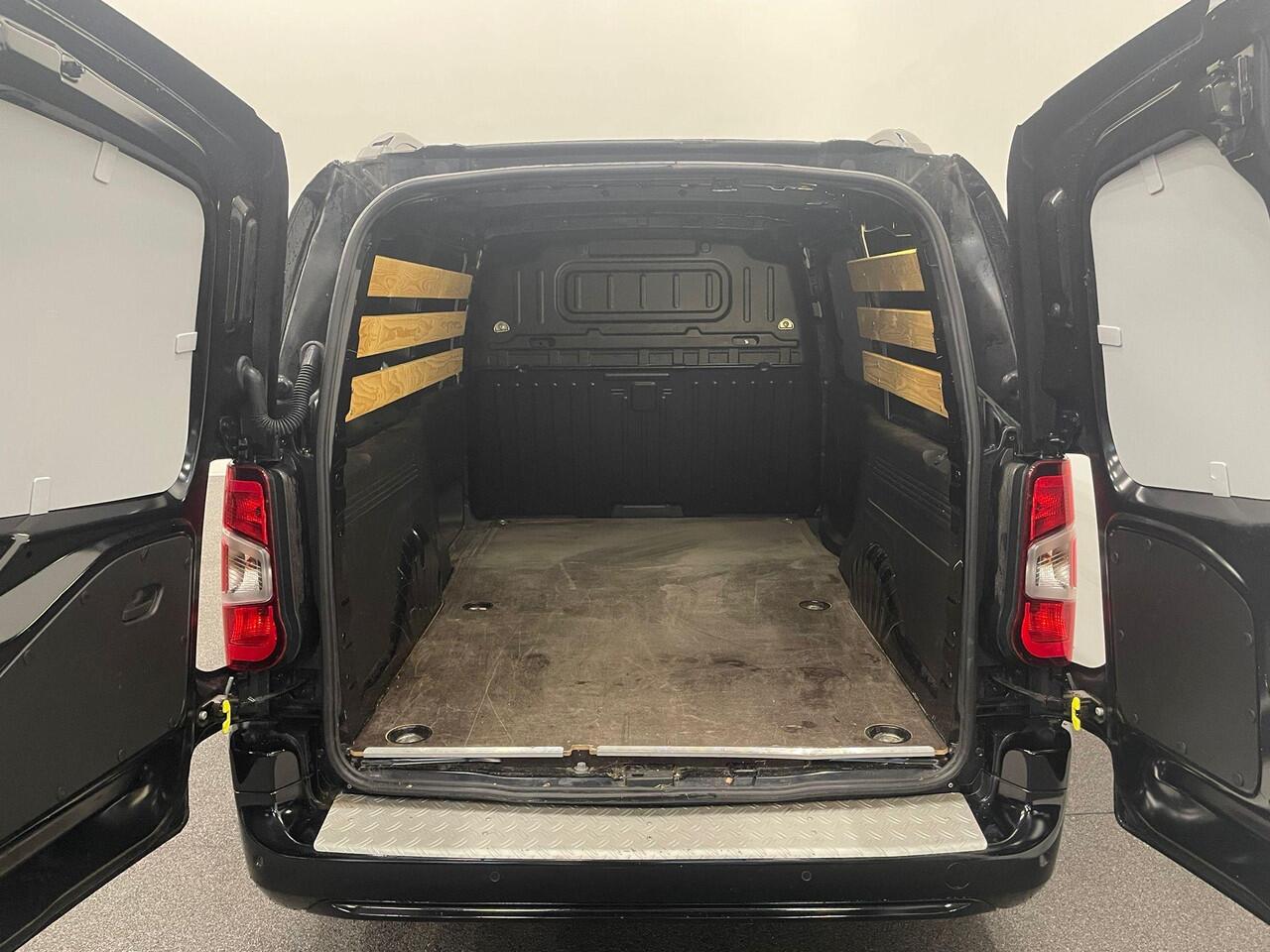 Opel COMBO 1.5D L2H1 Navigatie Apple Carplay/Android Auto Camera Parkeersensoren achter Cruise Control Airco Lichtmetalen velgen