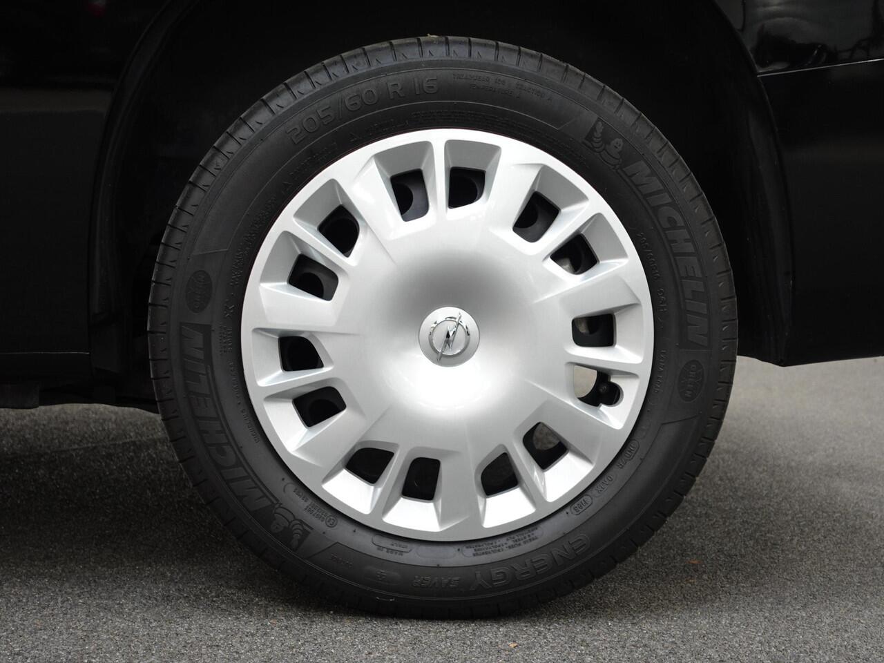 Opel COMBO 1.5D L1H1 Edition Airco Cruisecontrol Navigatie Trekhaak Carplay