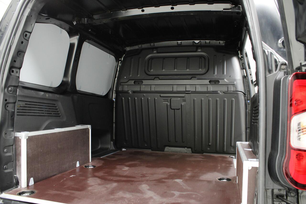 Opel COMBO Electric 136 L1 50kWh | trekhaak (intrekbaar) | Navi Full Map / Climate / Cruise