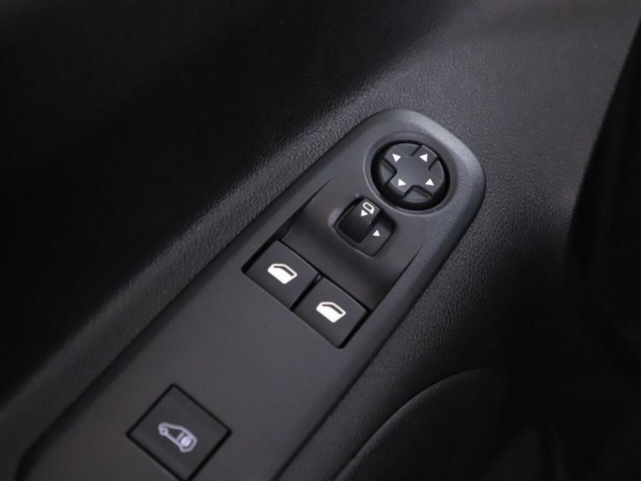 Opel COMBO 1.5D L1H1 Camera/Pdc/Navi/Carplay/Betimmering Opel Combo 1.5D L1H1 Camera/Airco/Pts achter/Navi/Apple