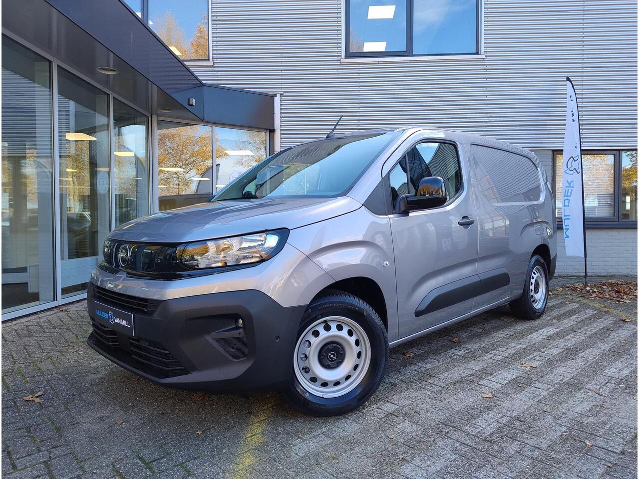 Opel COMBO Electric L2 50 kWh 136pk | 8 jaar garantie | 0% financial lease | Houten afwerking laadruimte | Multimedia | Apple Carplay | Android Auto | Achteruitrijcamera | Parkeersensoren achter | Digital cockpit | Stuurwielbediening | van ¤31.325 voor ¤27.295
