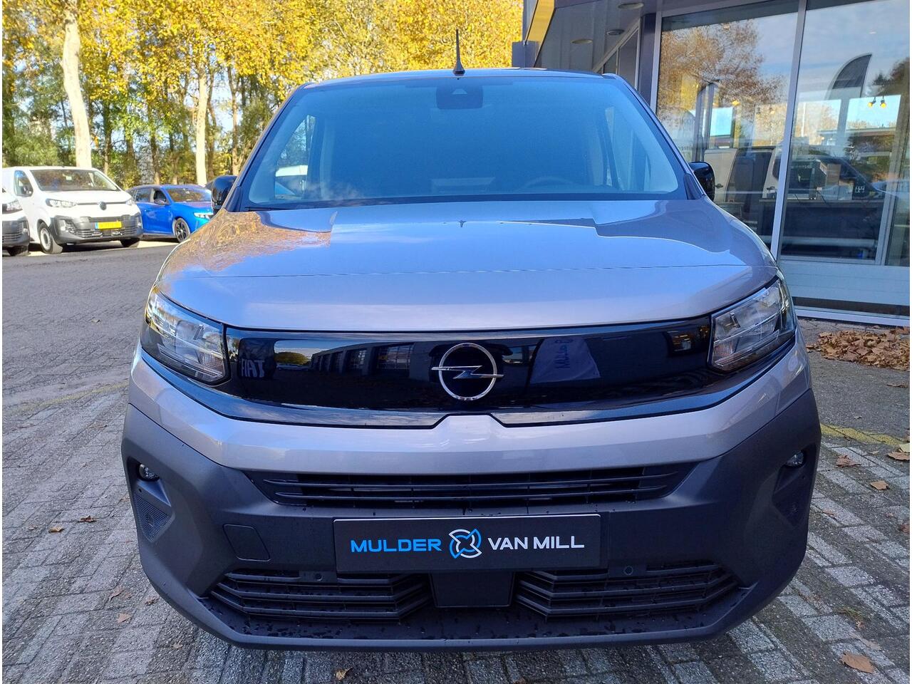 Opel COMBO Electric L2 50 kWh 136pk | 8 jaar garantie | 0% financial lease | Houten afwerking laadruimte | Multimedia | Apple Carplay | Android Auto | Achteruitrijcamera | Parkeersensoren achter | Digital cockpit | Stuurwielbediening | Reservewiel | van ¤31.329 voor