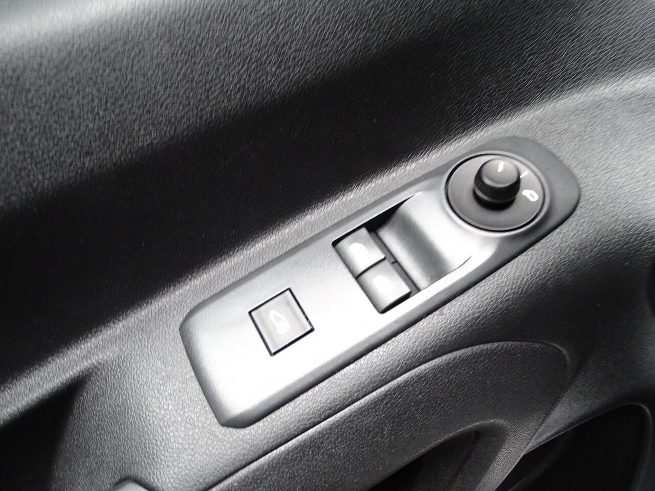 Opel COMBO 1.5D L2H1 Edition maxi, Carplay, Navi, Cruise, Airco, Etc.