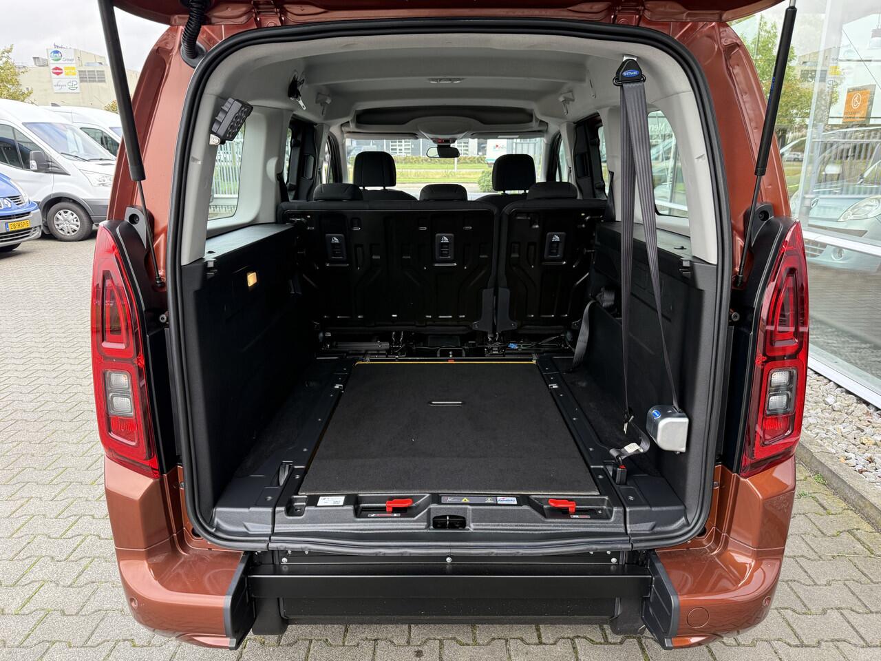 Opel COMBO Life XL 1.2 Turbo L2H1 Edition (Zeer mooie en rijk uitgeruste 5+1 Rolstoelauto met automaat!)