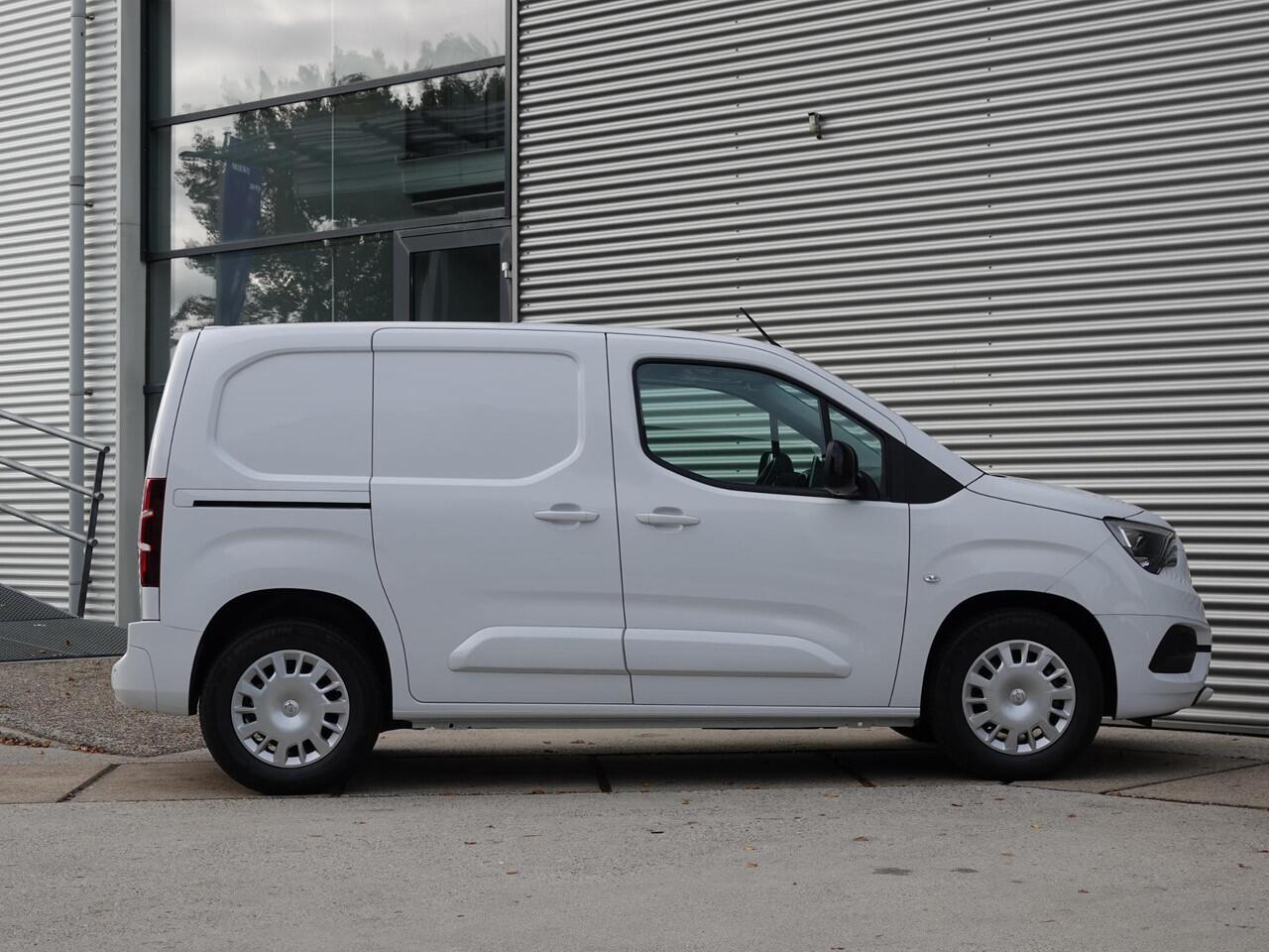 Opel COMBO Electric L1 50kWh | navi incl. Apple Carplay | laadruimtebetimmering | Exterieur pakket | Safety pakket | Climate Control | rijklaarprijs