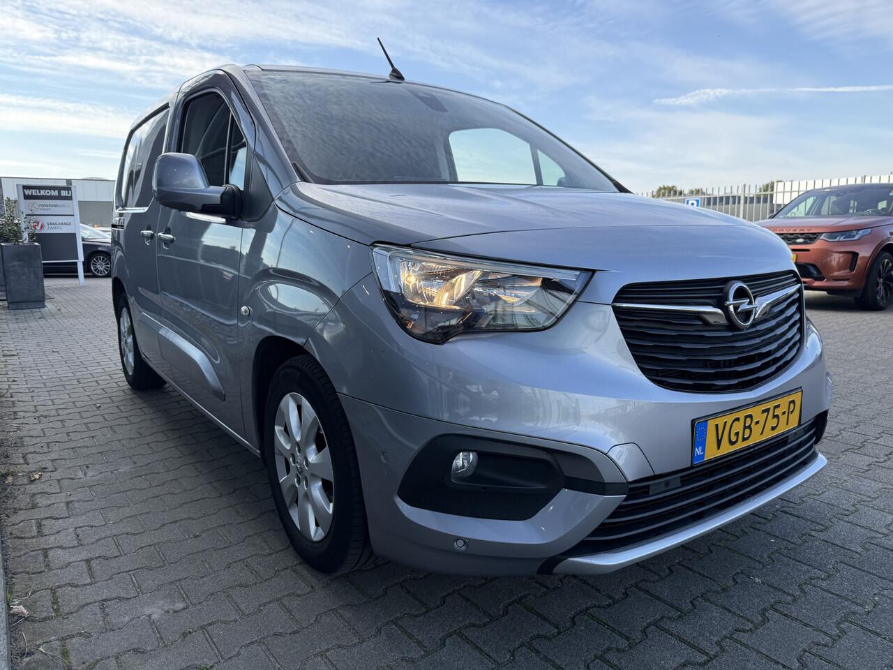 Opel COMBO Rolstoelauto / Scootmobielauto 1.5D L1H1 Innovation (Mooie frisse Combo Automaat met oprijplaat!)
