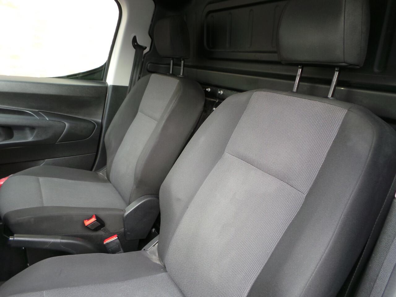 Opel COMBO 1.5D L1H1 102pk Edition Airco,Gr-Scherm,Pdc,Enz