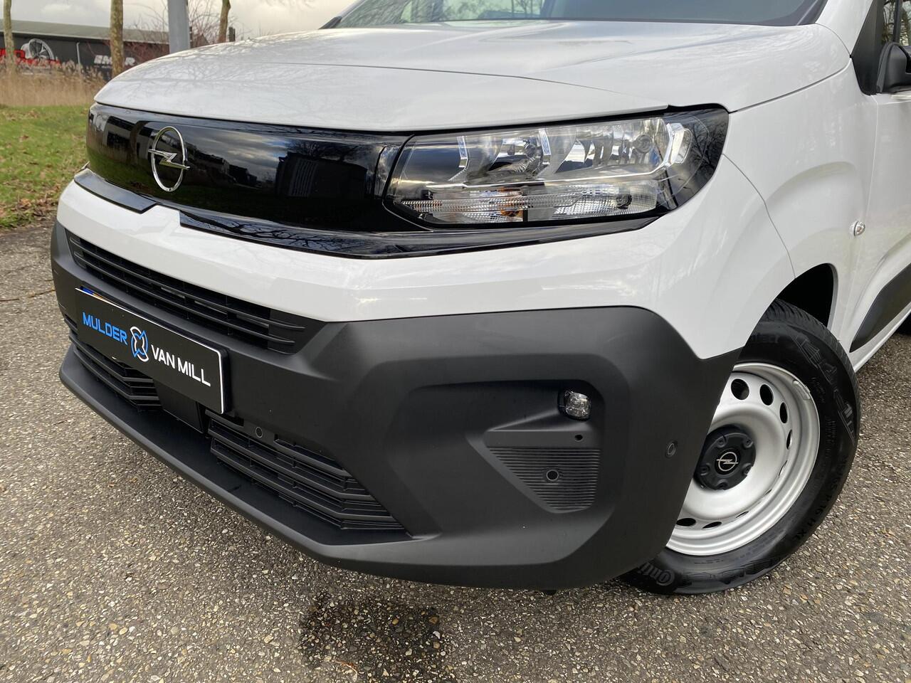 Opel COMBO Electric L2 50 kWh 136pk | 8 jaar garantie | 0% financial lease | 3-zits | NAVI | Multimedia | Apple Carplay | Android Auto | Achteruitrijcamera | Parkeersensoren voor en achter | Dode hoek detectie | Surround view | Inklapbare spiegels | Licht- en regens