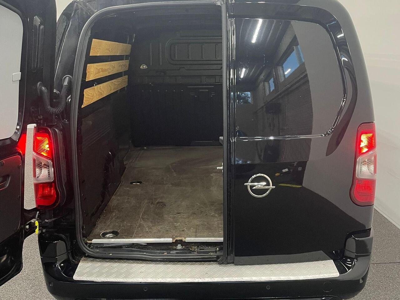 Opel COMBO 1.5D L2H1 Navigatie Apple Carplay/Android Auto Camera Parkeersensoren achter Cruise Control Airco Lichtmetalen velgen