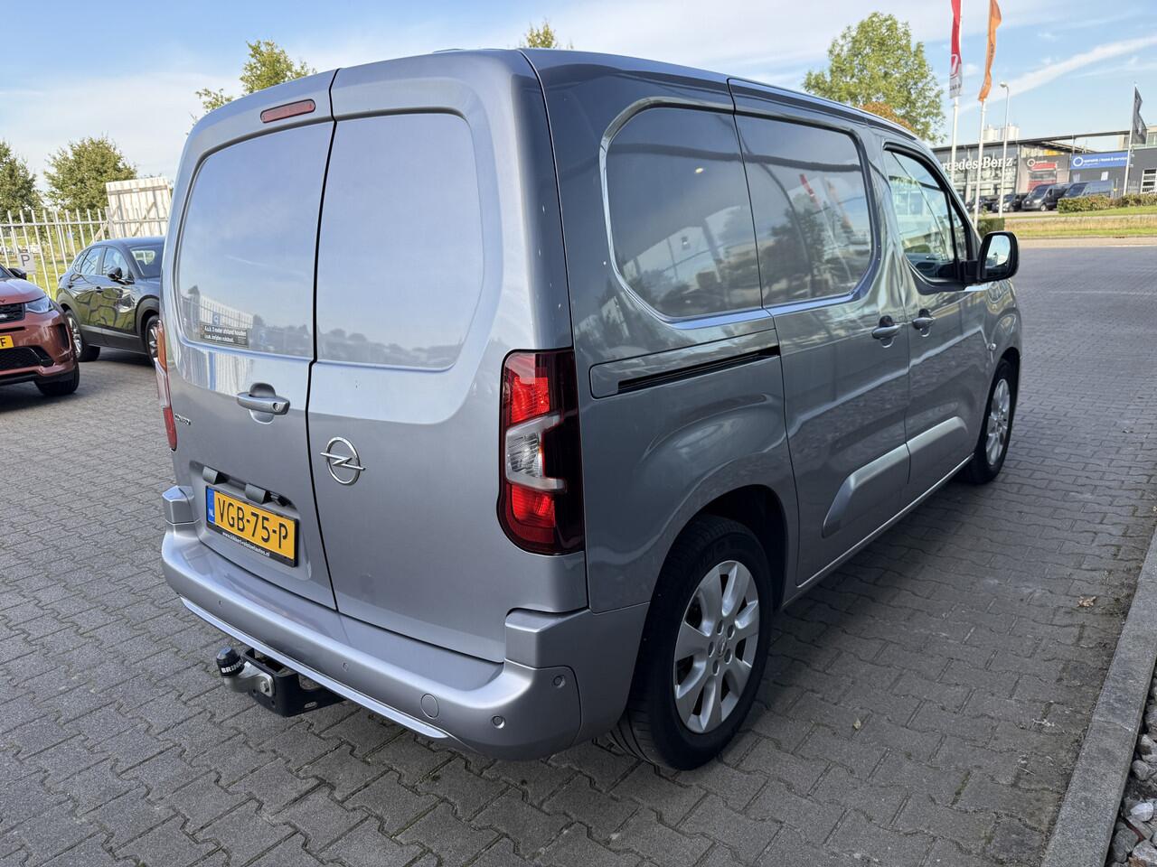 Opel COMBO Rolstoelauto / Scootmobielauto 1.5D L1H1 Innovation (Mooie frisse Combo Automaat met oprijplaat!)