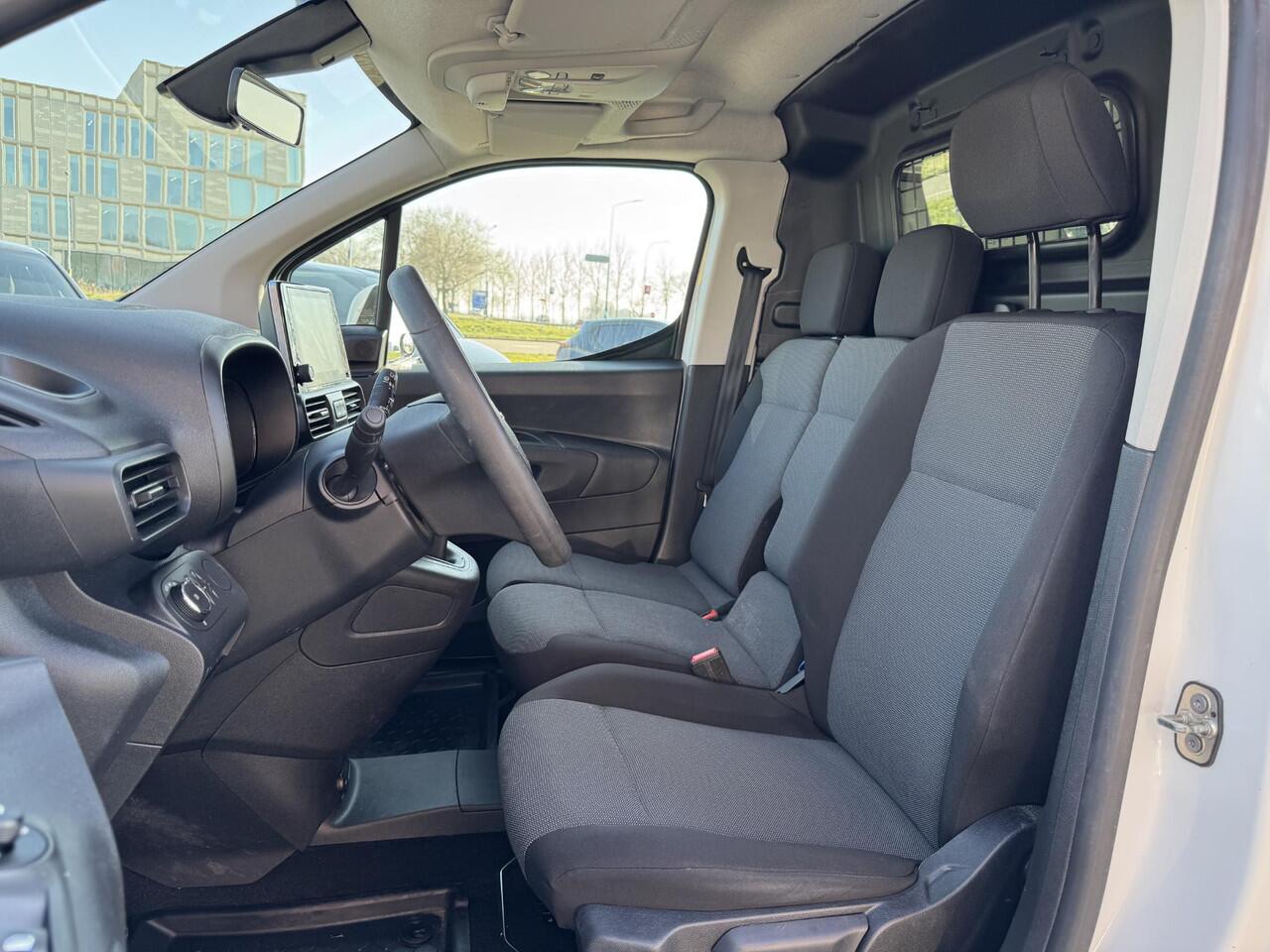 Opel COMBO 1.5D L1H1 Edition 3-Persoons | Trekhaak | Navigatie | Apple Carplay/Android Auto | Lat-Om-Lat Betimmering | Rijklaarprijs! (Ex. BTW)