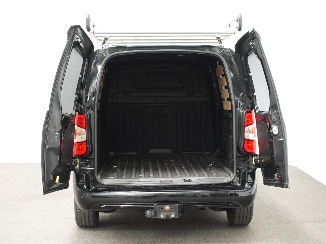 Opel COMBO 130pk Automaat L2H1 Edition Navi App-connect DAB Trekhaak Imperiaal