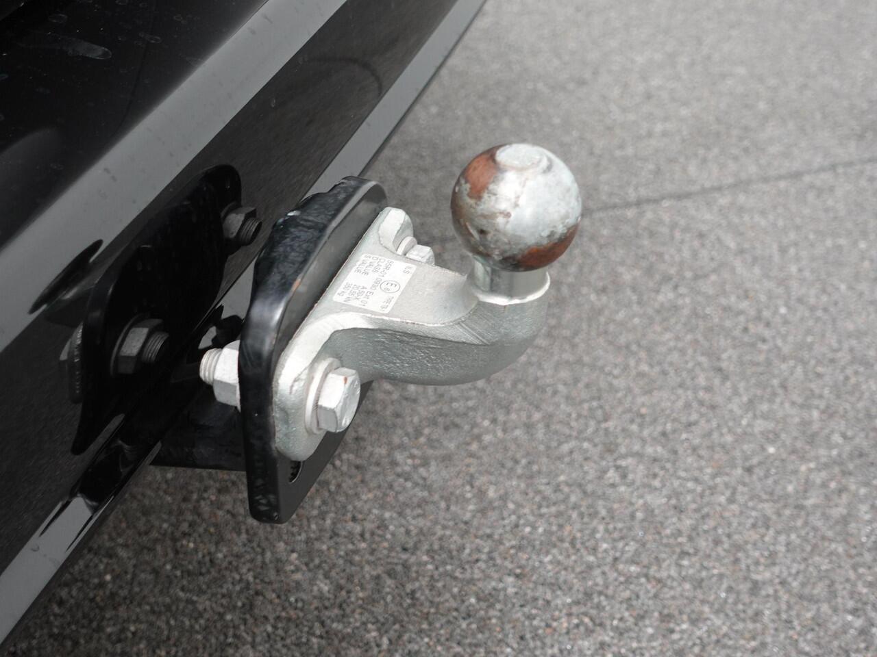 Opel COMBO 1.5D L1H1 Edition 3-zits Airco Navigatie Trekhaak parkeersensoren