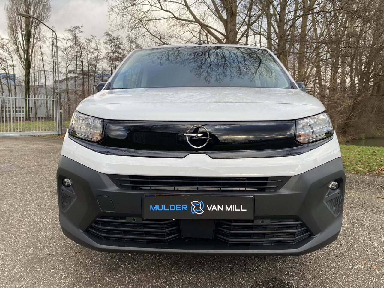 Opel COMBO Electric L2 50 kWh 136pk | 8 jaar garantie | 0% financial lease | 3-zits | NAVI | Multimedia | Apple Carplay | Android Auto | Achteruitrijcamera | Parkeersensoren voor en achter | Dode hoek detectie | Surround view | Inklapbare spiegels | Licht- en regens