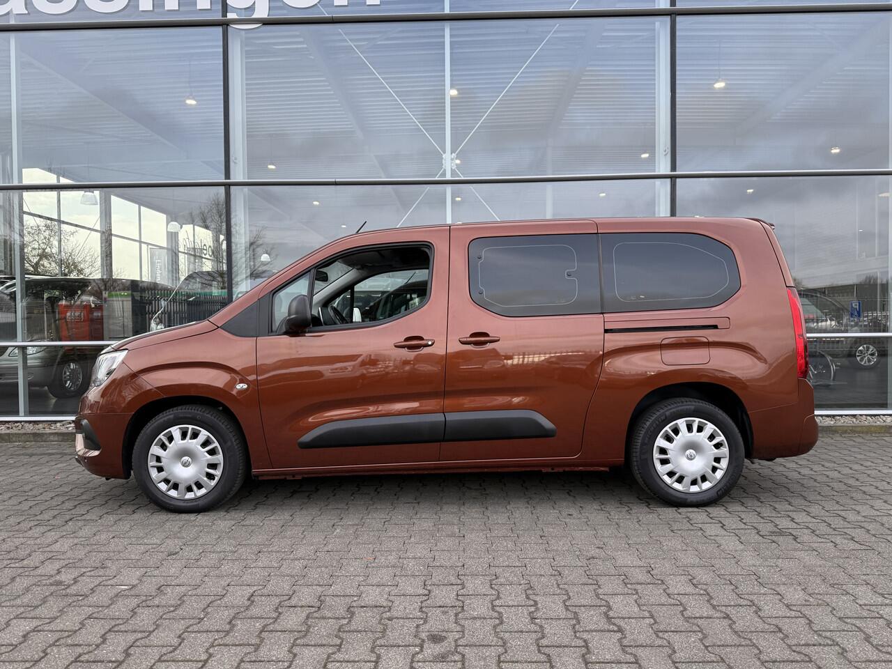 Opel COMBO Life XL 1.2 Turbo L2H1 Edition (Zeer mooie en rijk uitgeruste 5+1 Rolstoelauto met automaat!)