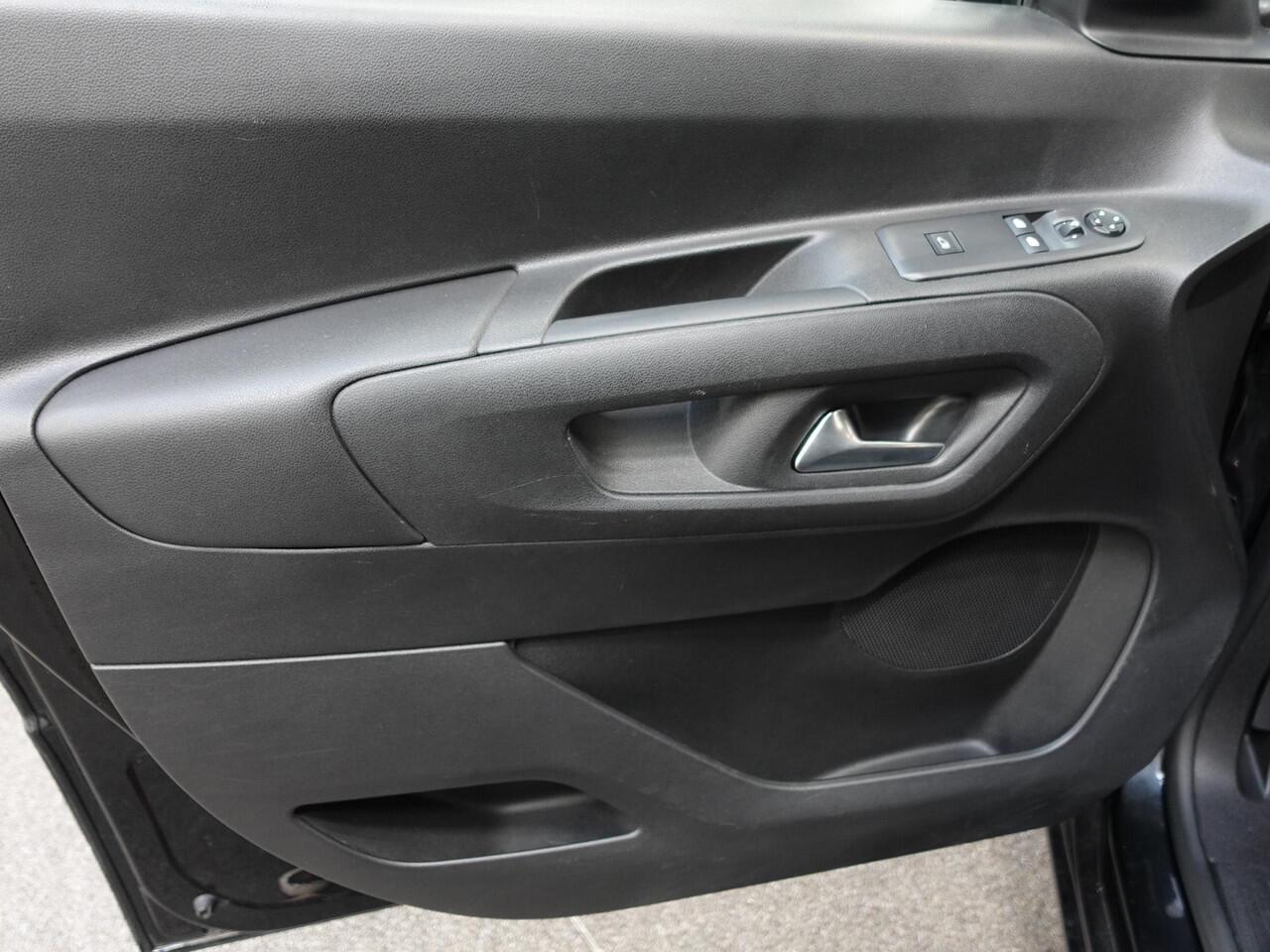 Opel COMBO 1.5D L1H1 Edition Airco Cruisecontrol Navigatie Trekhaak Carplay