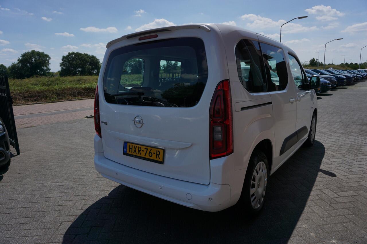 Opel COMBO TOUR 1.2 Turbo L1H1 Edition 5 PERSOONS 5 STOELEN- PARKEERSENSOREN - NAVI - APPLE CARPLAY / ANDROID - AIRCO - CRUISE - RIJSTROOKSENSOR - PARKEERHULP - 2X SCHUIFDEUR - DAB+ - BLUETOOTH - AUT. VERLICHTING